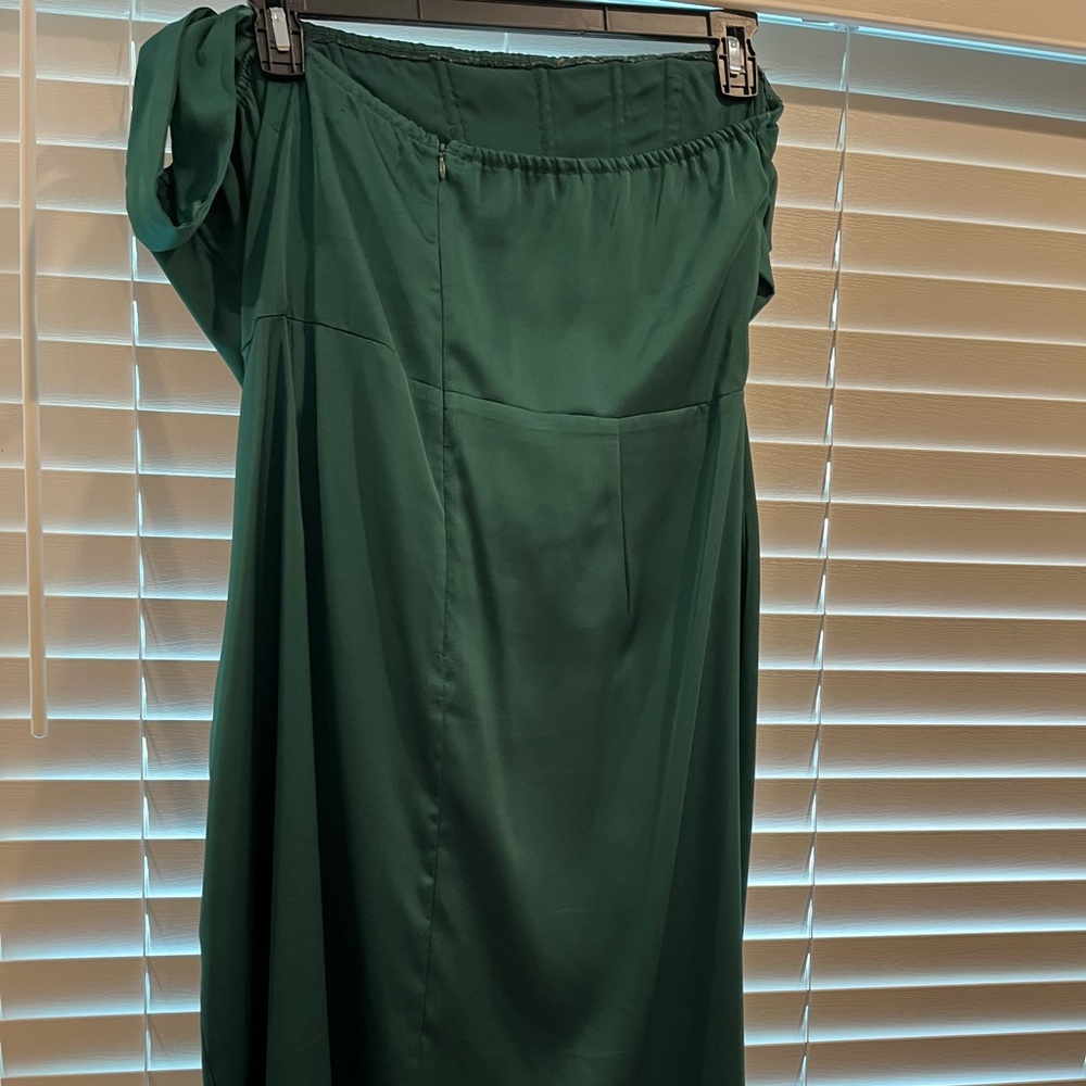 Plus Emerald Green Satin Drape Detail Side Split Midi Dress